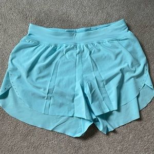 Lululemon Find your pace high-rise lined short 3” Sz 6